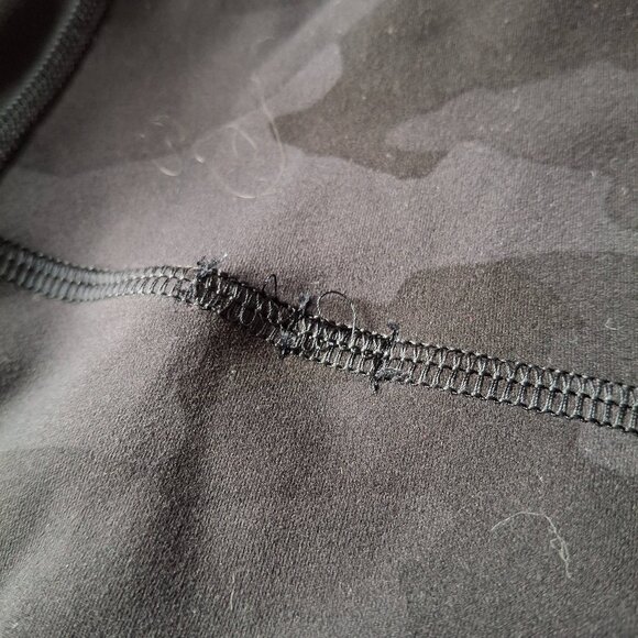 Lululemon 25" Camo leggings with pockets - Picture 5 of 9